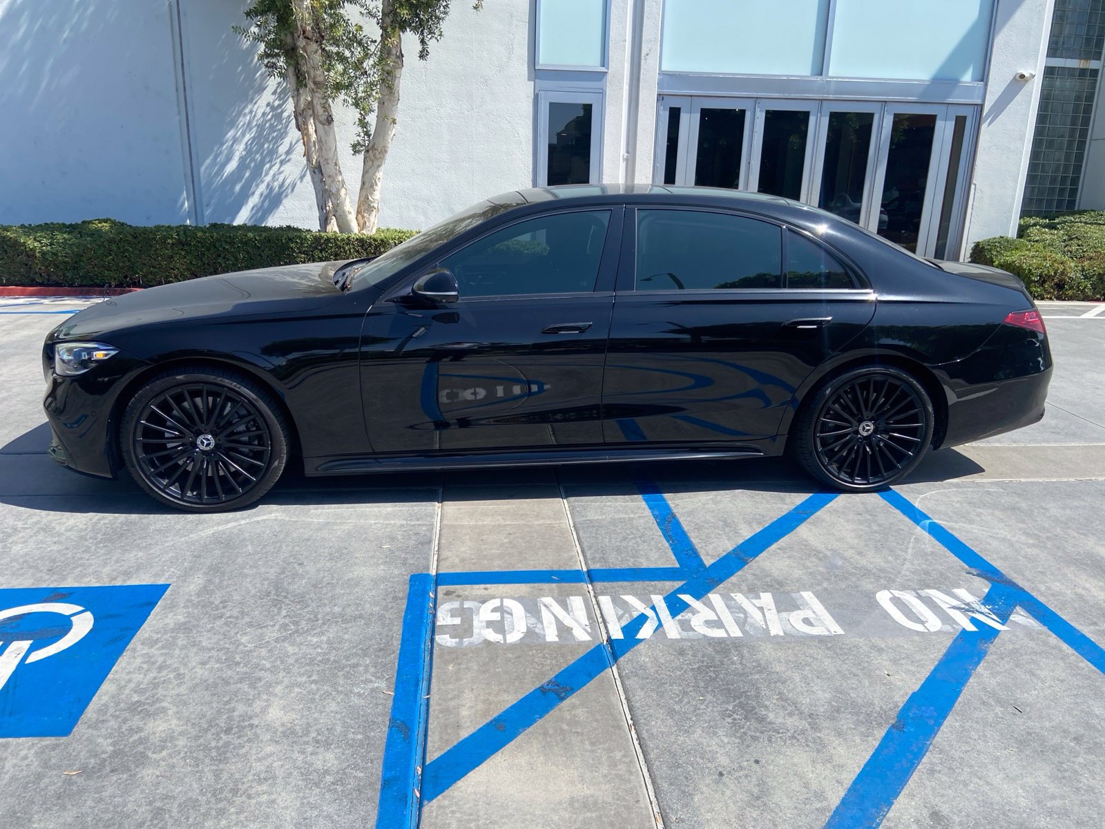 Used 2021 Mercedes-Benz S 580 4MATIC Sedan image 2