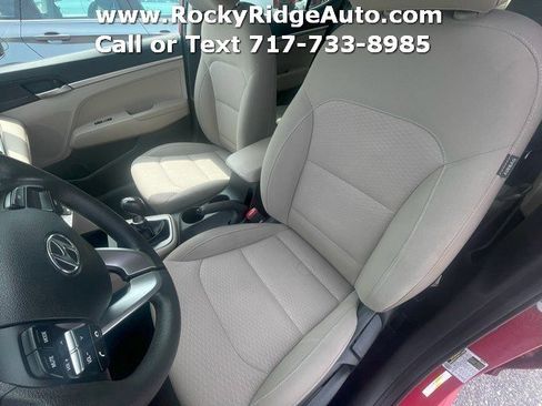 Used 2019 Hyundai Elantra SE image 21