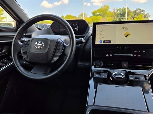 Used 2023 Toyota bZ4X AWD image 57