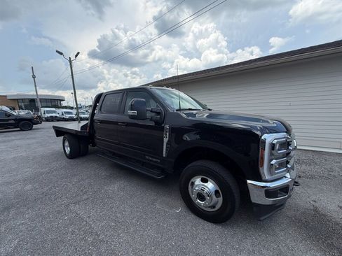 Used 2025 Ford F350 Lariat AWD/4WD image 2