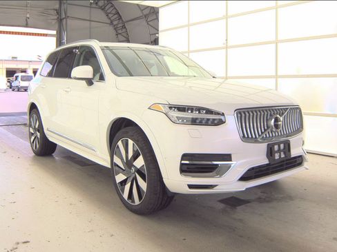 Used 2024 Volvo XC90 T8 Ultimate w/ Protection Package Premier AWD/4WD image 7