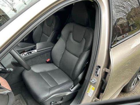 Used 2024 Volvo XC60 T8 Plus w/ Protection Package Premier image 2