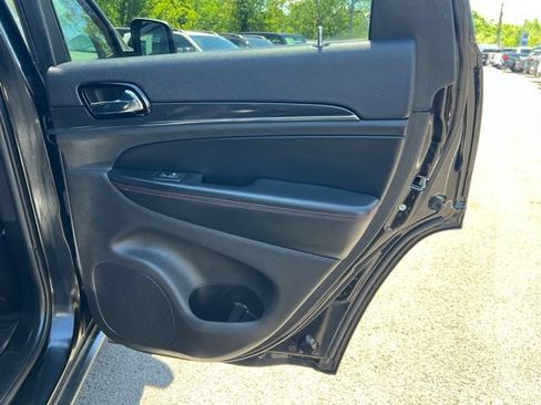 Used 2019 Jeep Grand Cherokee Trailhawk w/ Trailhawk Luxury Group AWD/4WD image 29