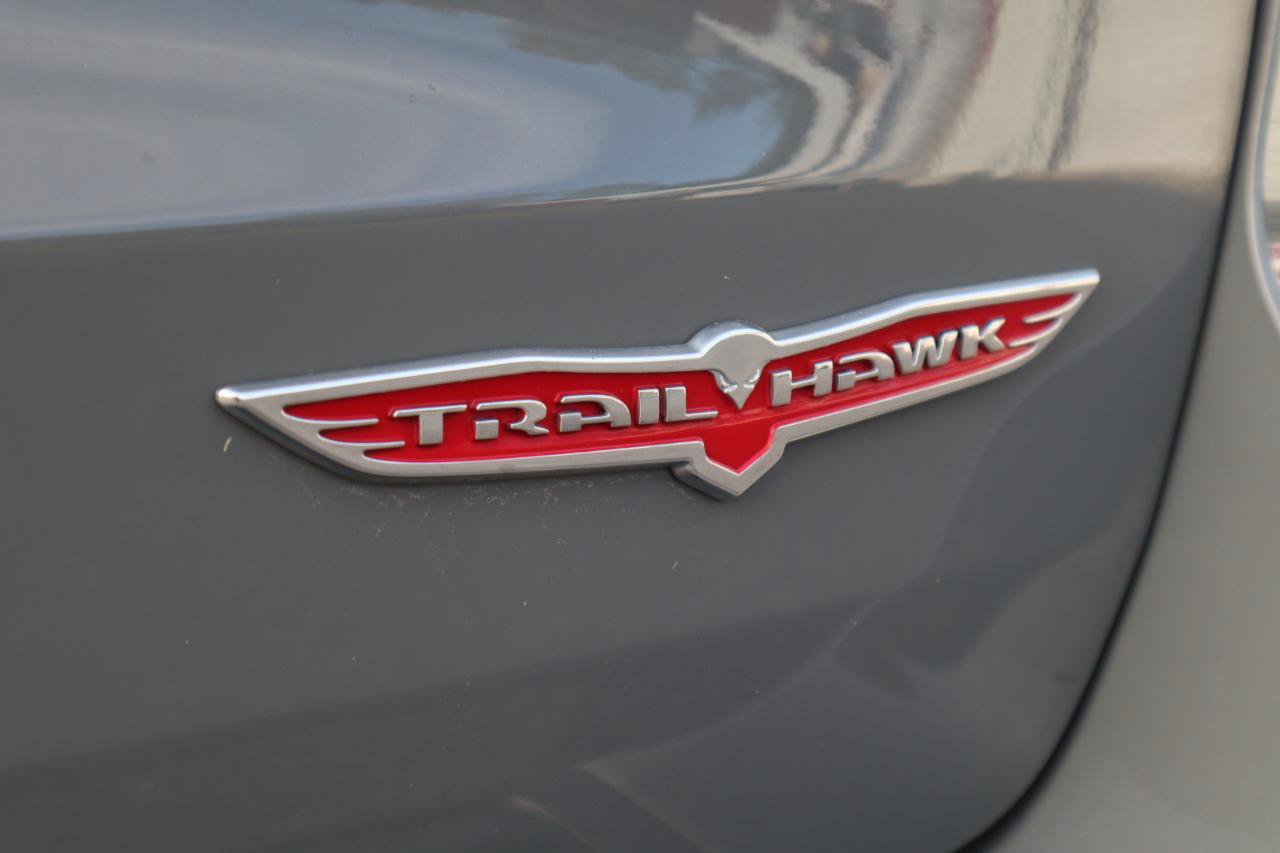 Used 2021 Jeep Grand Cherokee Trailhawk w/ Trailhawk Luxury Group AWD/4WD image 29