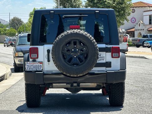 Used 2016 Jeep Wrangler Sport AWD/4WD image 5