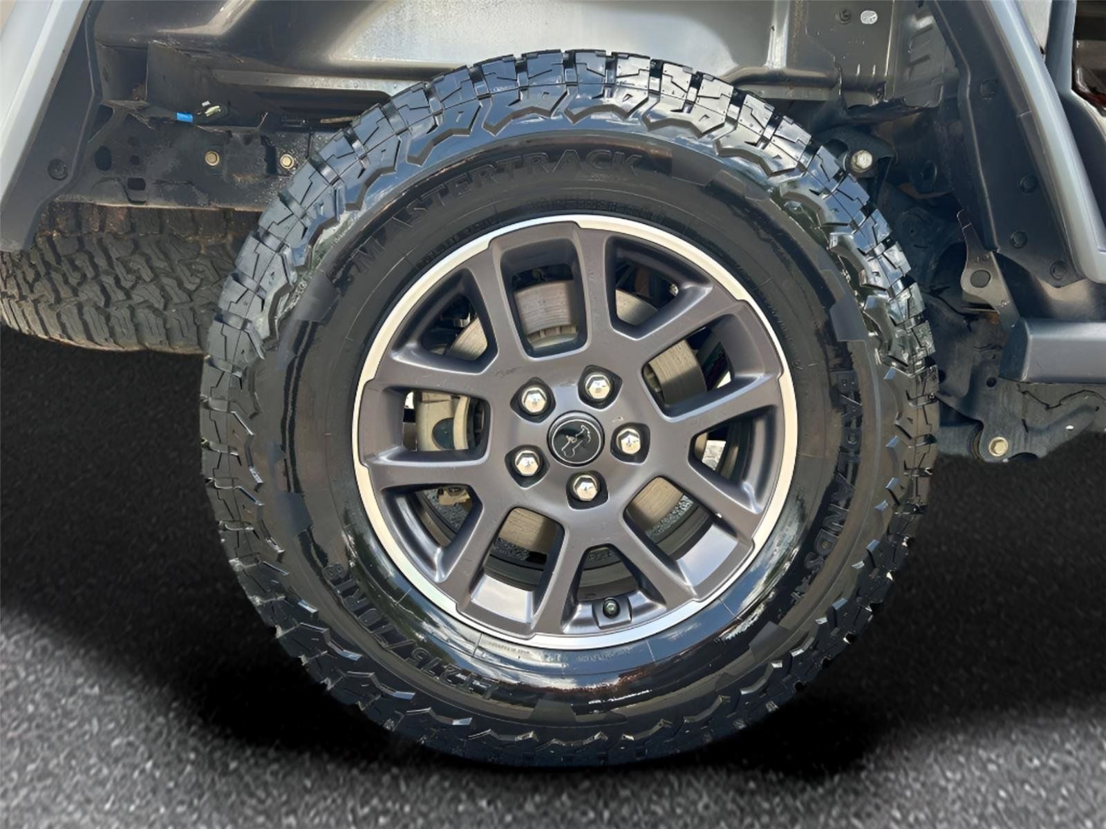 Used 2021 Jeep Gladiator Overland AWD/4WD image 12