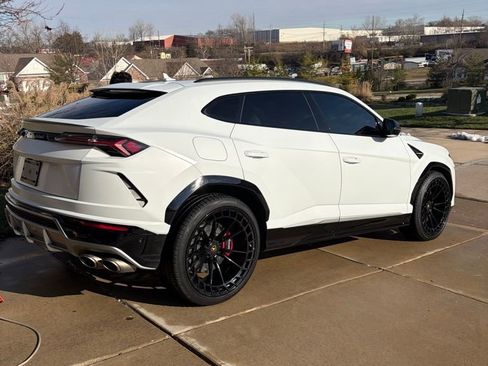 Used 2019 Lamborghini Urus AWD/4WD image 2