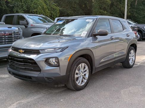 Used 2022 Chevrolet TrailBlazer LS FWD image 3