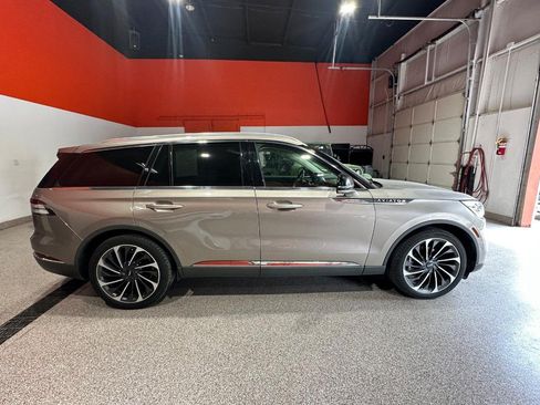 Used 2020 Lincoln Aviator Reserve w/ Equipment Group 202A AWD/4WD image 2