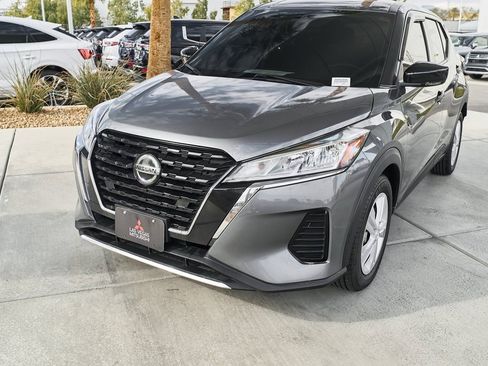 Used 2021 Nissan Kicks S image 5