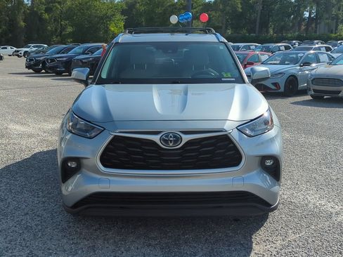 Used 2020 Toyota Highlander XLE FWD image 10