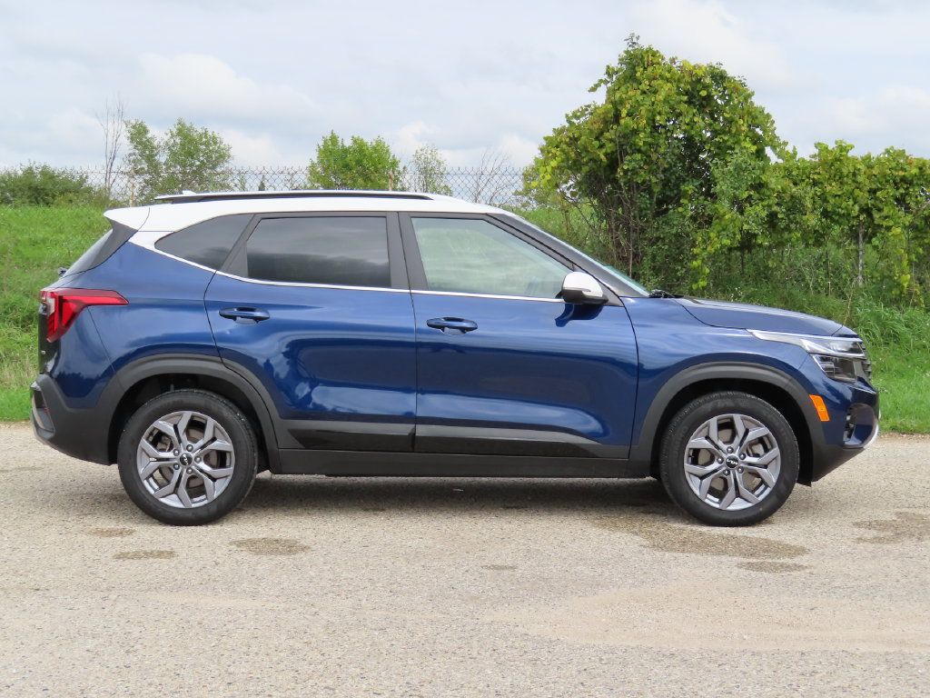 Certified 2024 Kia Seltos S AWD/4WD image 2