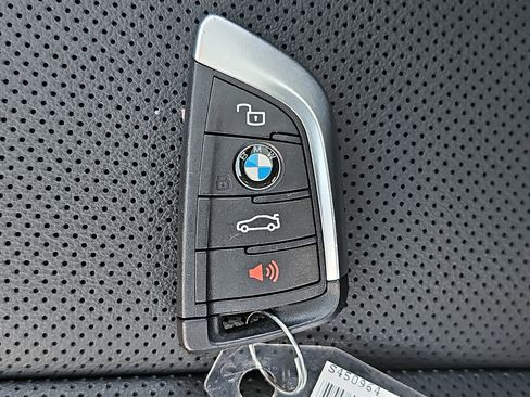 Used 2025 BMW 330i xDrive Sedan w/ M Sport Package AWD/4WD image 36