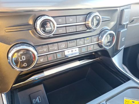Used 2021 Ford F150 Lariat w/ Equipment Group 502A High AWD/4WD image 15