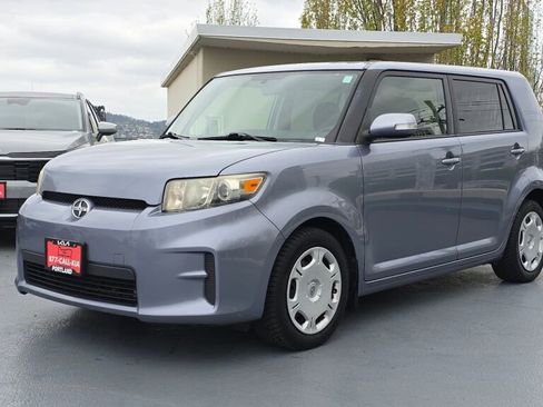 Used 2012 Scion xB FWD image 7
