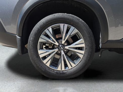 Used 2023 Nissan Rogue SV FWD image 41