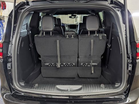 New 2026 Chrysler Pacifica Select image 24