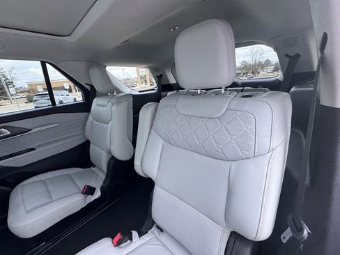 Used 2025 Ford Explorer Platinum w/ Ultimate Package image 14