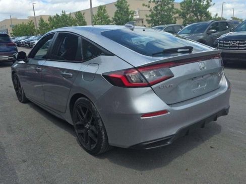 Used 2025 Honda Civic Sport image 4