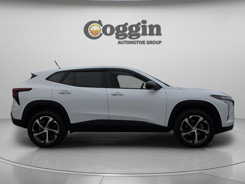 Used 2024 Chevrolet Trax RS w/ Driver Confidence Package image 7