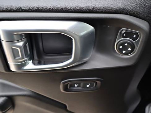 Used 2024 Jeep Gladiator Sport image 13