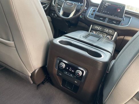 Used 2023 GMC Yukon XL SLT image 22