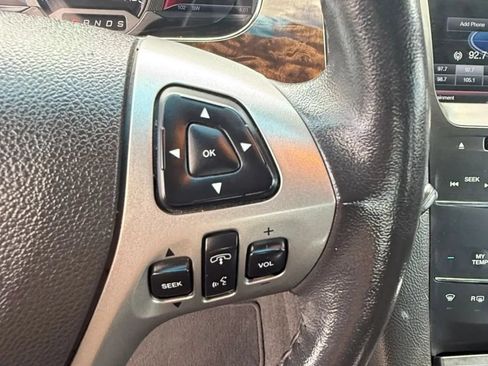 Used 2013 Ford Taurus Limited FWD image 19