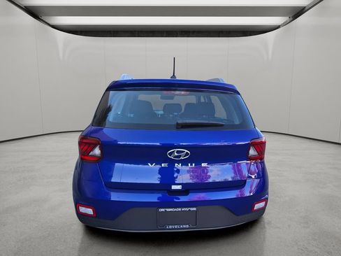 Used 2025 Hyundai Venue SEL FWD image 4