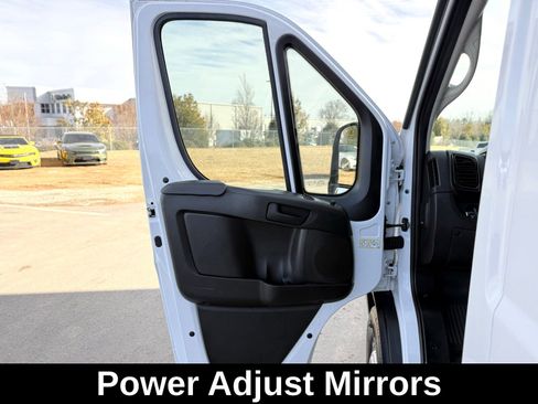 Used 2024 RAM ProMaster 2500 w/ Convenience Group FWD image 14