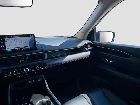 Certified 2024 Honda Pilot Touring image 22