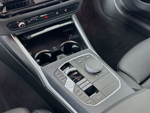 Used 2025 BMW 330i Sedan w/ Convenience Package image 17