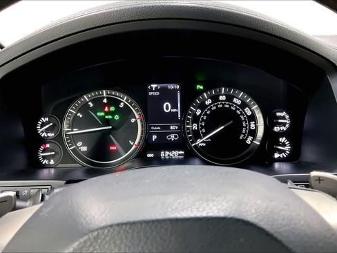 Used 2020 Lexus LX 570 4WD w/ Luxury Package image 23