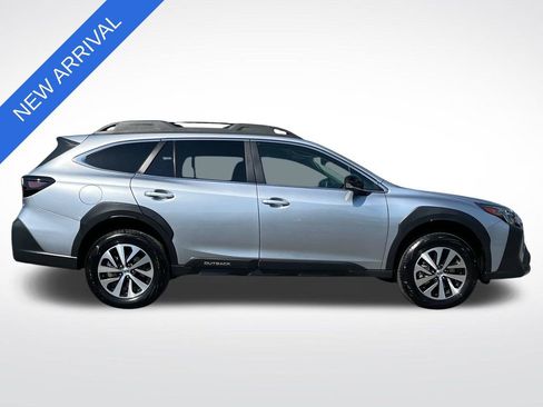 Used 2025 Subaru Outback Premium w/ Popular Package #1A AWD/4WD image 2