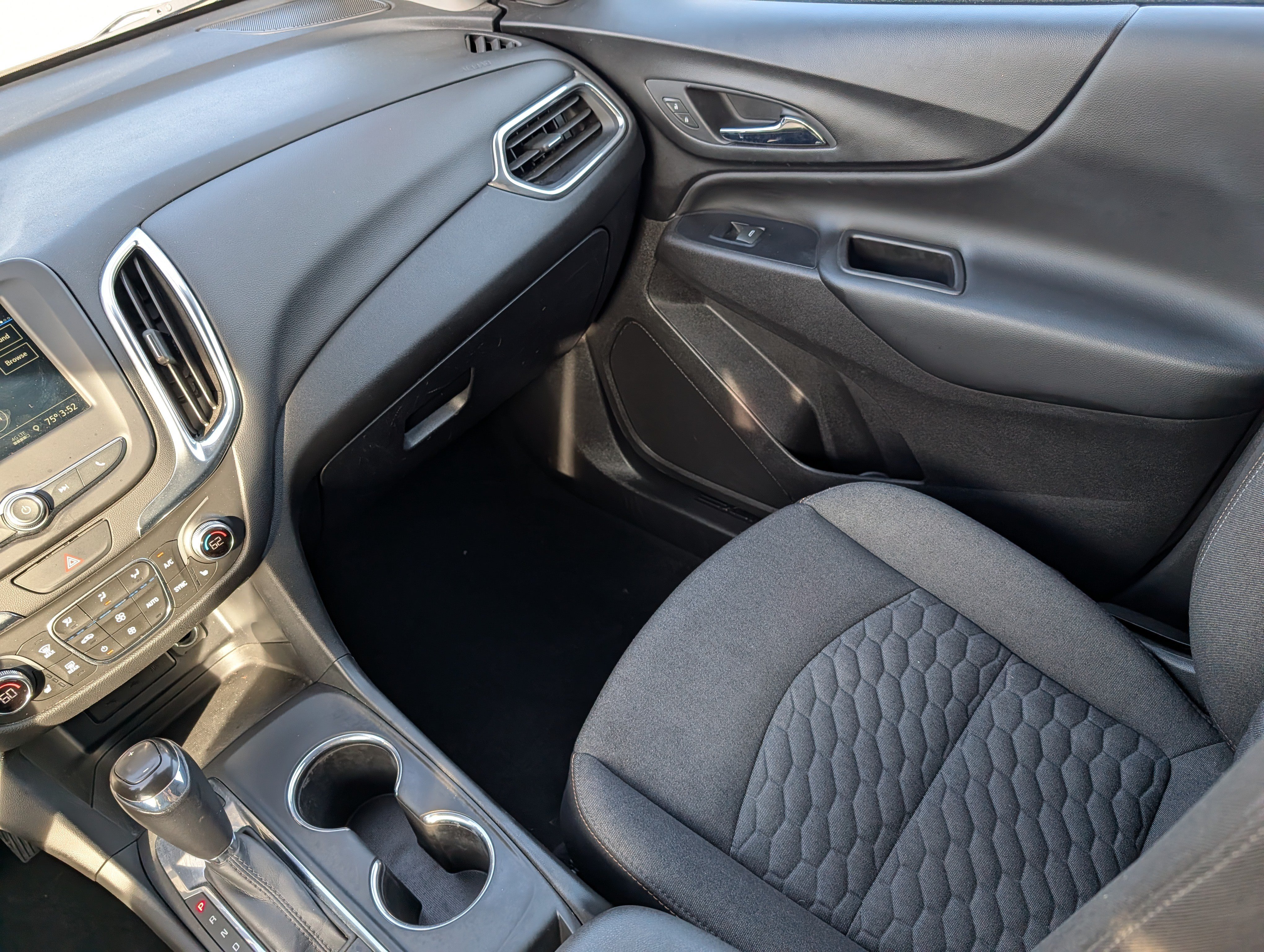 Used 2019 Chevrolet Equinox LT AWD/4WD image 11