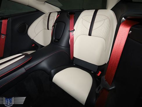 Used 2022 Aston Martin DBS Superleggera image 22