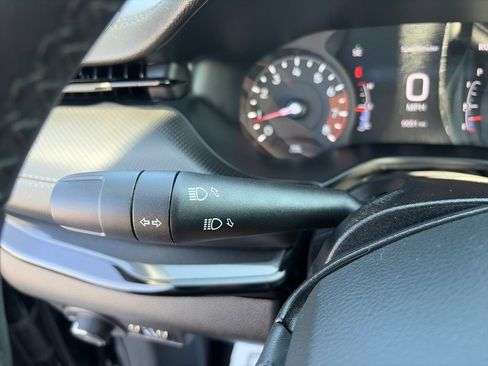 Used 2025 Jeep Compass Latitude w/ Convenience Group AWD/4WD image 31