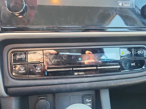 Used 2017 Toyota Corolla LE w/ Carpet Mat Package (TMS) image 19