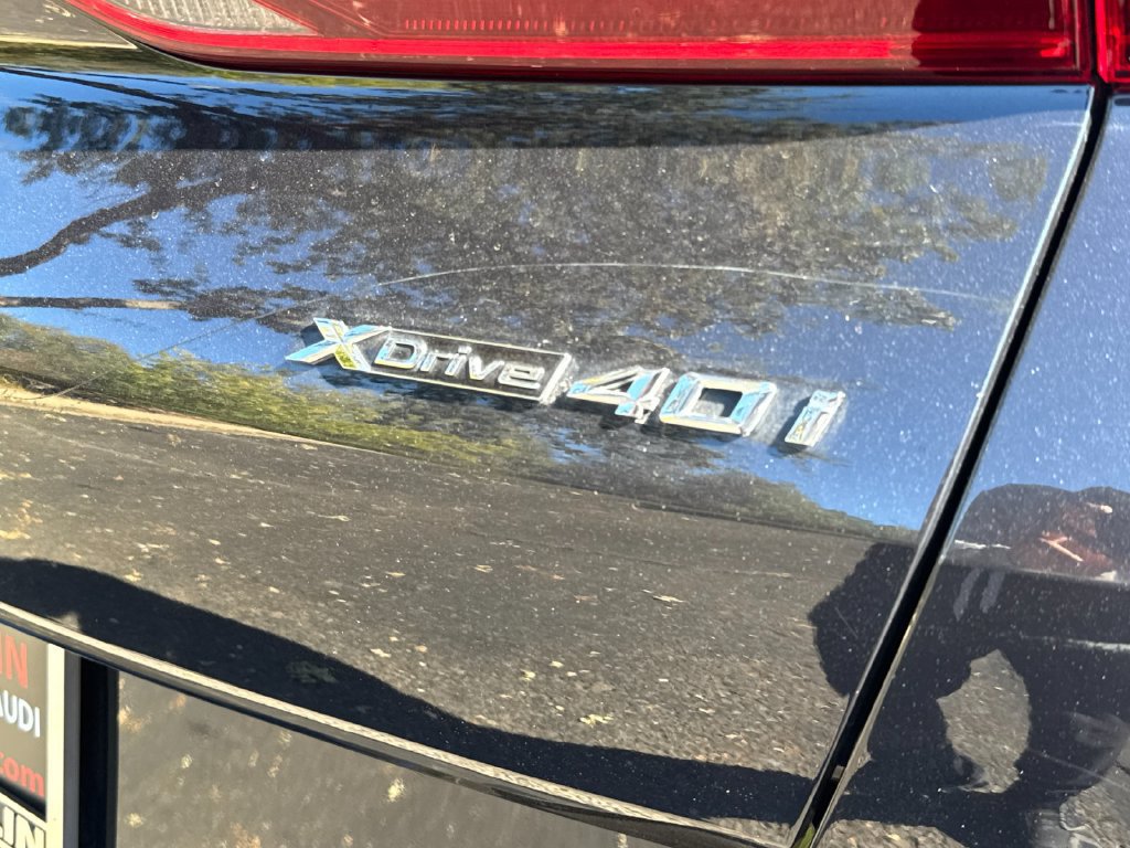 Used 2022 BMW X6 xDrive40i w/ Executive Package AWD/4WD image 38