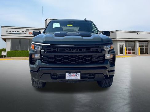 Used 2025 Chevrolet Silverado 1500 Custom Trail Boss w/ Turbomax Blackout Package image 2