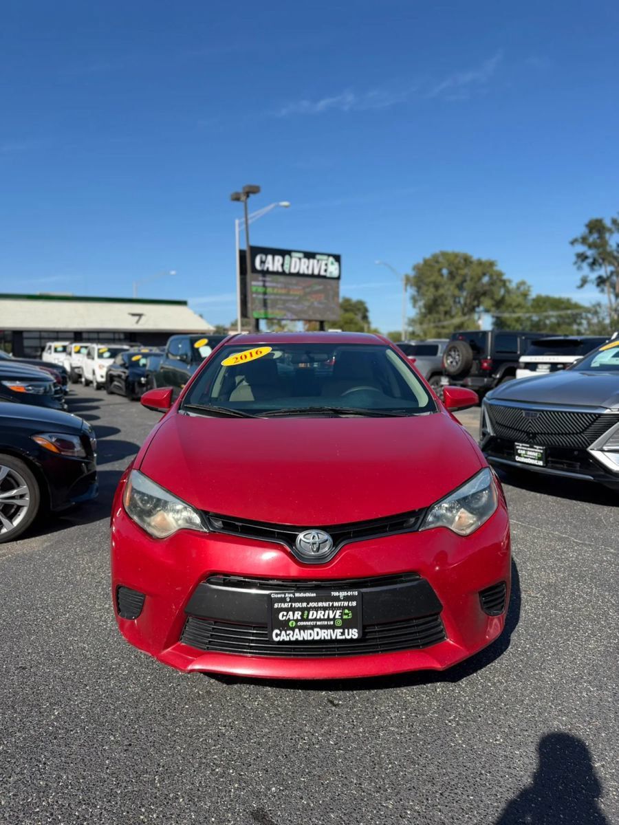 Used 2016 Toyota Corolla LE FWD image 1