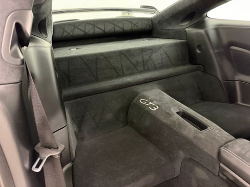 Certified 2018 Porsche 911 GT3 RWD image 32