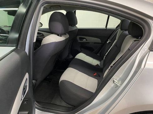 Used 2014 Chevrolet Cruze LS image 12