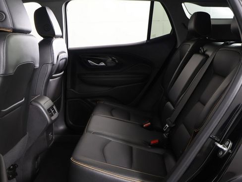 Used 2024 GMC Terrain AT4 w/ Infotainment Package II image 33