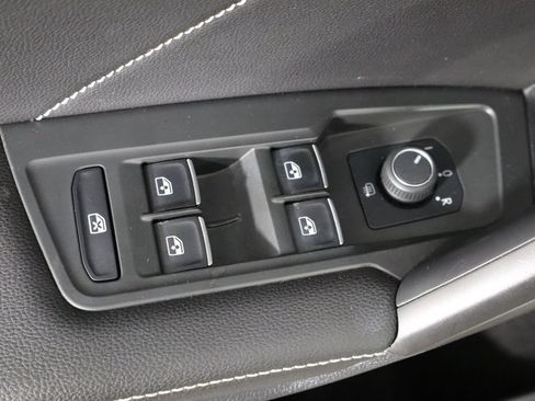 Used 2024 Volkswagen Tiguan SE R-Line FWD image 21
