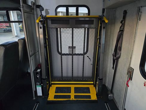 Used 2019 Ford F550 2WD Regular Cab Super Duty image 36