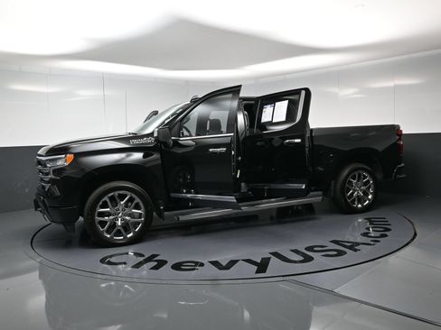 Used 2025 Chevrolet Silverado 1500 High Country AWD/4WD image 22