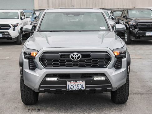 Used 2024 Toyota Tacoma TRD Off-Road image 2