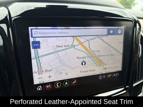 Used 2023 Chevrolet Traverse Premier FWD image 23