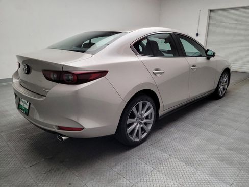 Used 2022 MAZDA MAZDA3 s FWD image 9