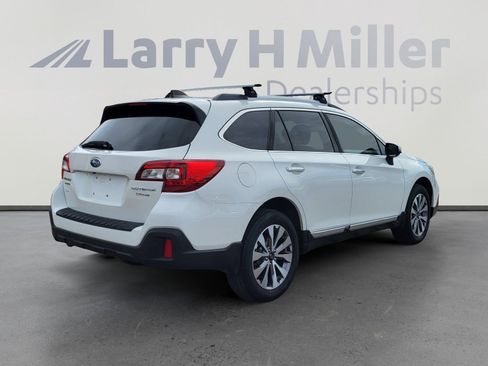 Used 2018 Subaru Outback 2.5i Touring image 5